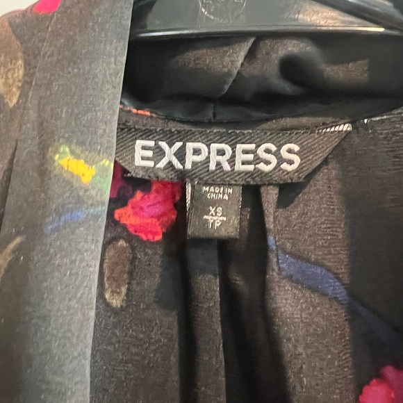 Express Black Sleeveless Tie Front Blouse - Picture 3 of 5